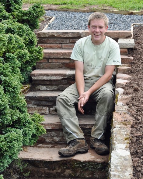 Mark Chapelhow has worked on all aspects of hard and soft landscaping of gardens and has worked with all sorts of local stone.